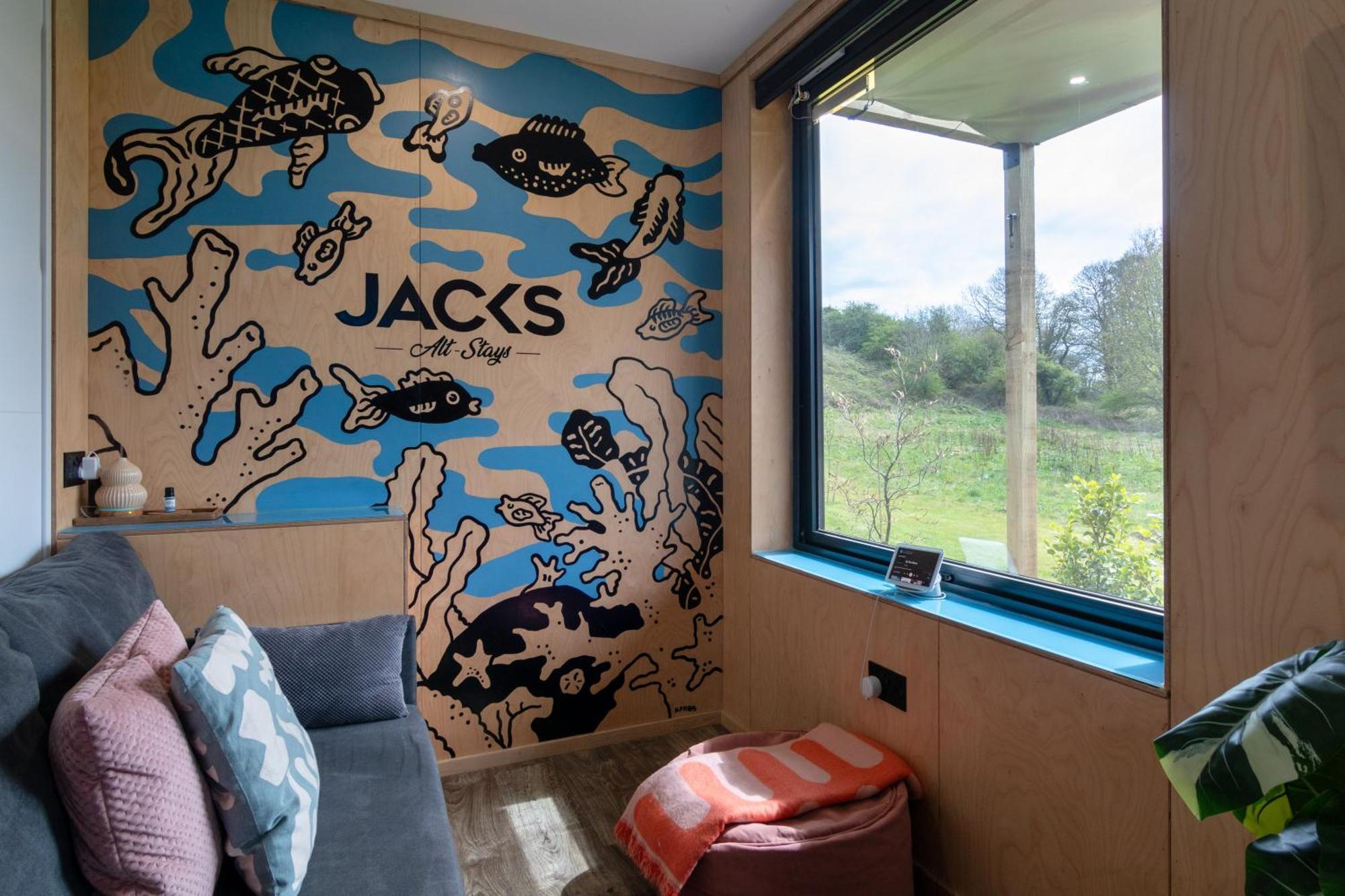 The Reef - Unique Hot Tub Cabin In 밀포트 외부 사진