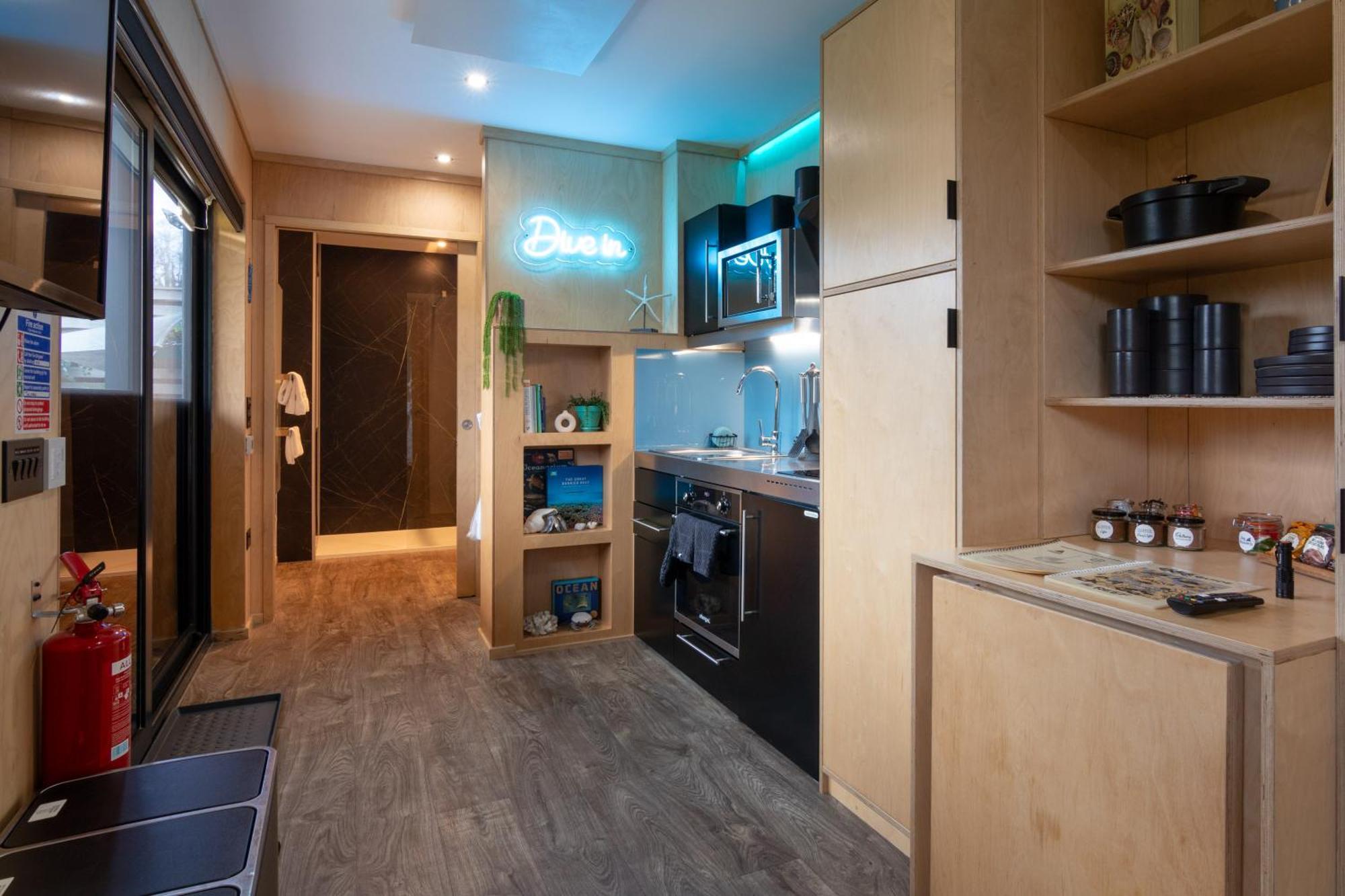 The Reef - Unique Hot Tub Cabin In 밀포트 외부 사진